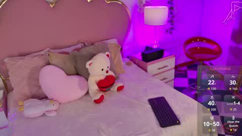 Snapshot of emmacrush chatting on 22, 5, 2026 Welcome Im yosein Your love is my passion activate it with your tips and enjoy with me online show from 22, 5, 2026