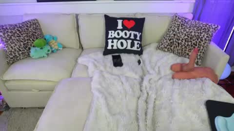 Snapshot of emmagray01 chatting on 24, 7, 2026 emmagray01 online show from 24, 7, 2026
