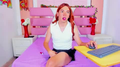 Snapshot of emmahiltton chatting on 18, 4, 2026 Emma Hilton online show from 18, 4, 2026