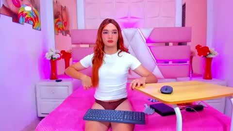 Snapshot of emmahiltton chatting on 21, 5, 2026 Emma Hilton online show from 21, 5, 2026