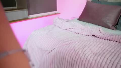 emmajohanson online show from 11, 11, 2025