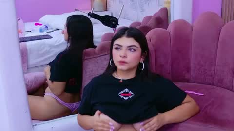 Snapshot of emmaleems chatting on 14, 4, 2026 Emma Lee online show from 14, 4, 2026