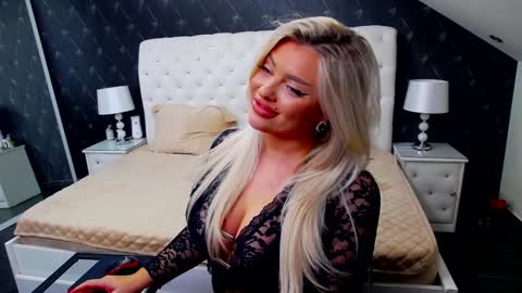 Snapshot of emmamavis chatting on 7, 2, 2025 Emma Mavis online show from 7, 2, 2025