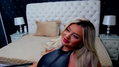 Snapshot of emmamavis chatting on 9, 2, 2025 Emma Mavis online show from 9, 2, 2025