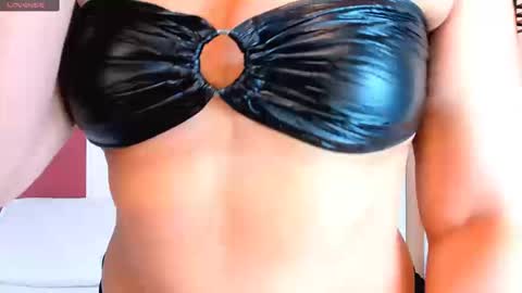 emmanaughty_ online show from 19, 12, 2025