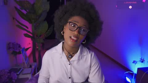 Snapshot of emmasanzoficial chatting on 7, 5, 2026 Sara online show from 7, 5, 2026