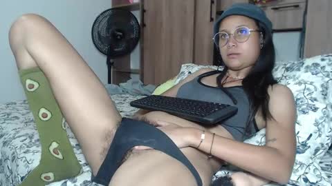 Snapshot of emmasweet95 chatting on 24, 1, 2025 emmasweet95 online show from 24, 1, 2025