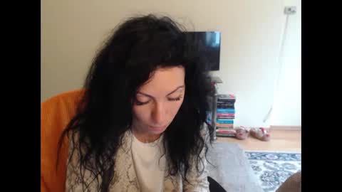 Snapshot of emmatoo95 chatting on 8, 10, 2025 Emmatoo online show from 8, 10, 2025