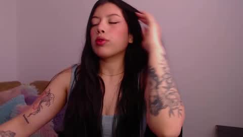 Snapshot of emmi_0 chatting on 27, 1, 2025 Emily Independent model online show from 27, 1, 2025