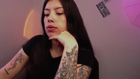 Snapshot of emmi_0 chatting on 26, 2, 2025 Emily Independent model online show from 26, 2, 2025