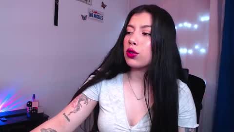 Snapshot of emmi_0 chatting on 16, 9, 2025 Emily Independent model online show from 16, 9, 2025