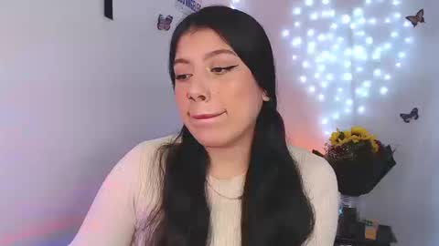 Snapshot of emmi_0 chatting on 25, 9, 2025 Emily Independent model online show from 25, 9, 2025
