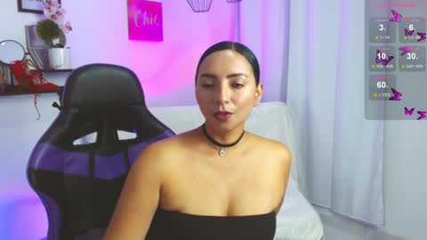 Snapshot of emmi_cam chatting on 27, 4, 2026 Emmi Cam online show from 27, 4, 2026
