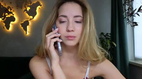 Miss Emmi online show from 28, 4, 2026