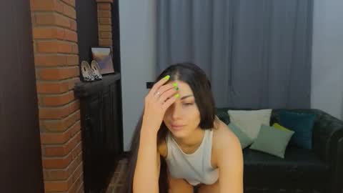 Mia online show from 8, 11, 2025