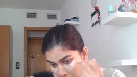 emmie online show from 27, 10, 2025