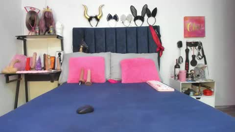          online show from 4, 12, 2025