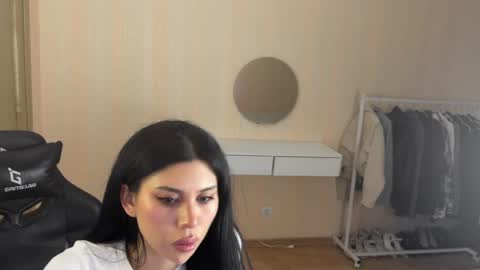 Snapshot of emmmylee chatting on 31, 3, 2026 Emmy online show from 31, 3, 2026