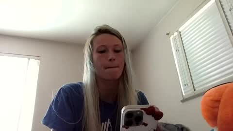 Snapshot of emmwarr1514 chatting on 5, 6, 2026 emmwarr1514 online show from 5, 6, 2026