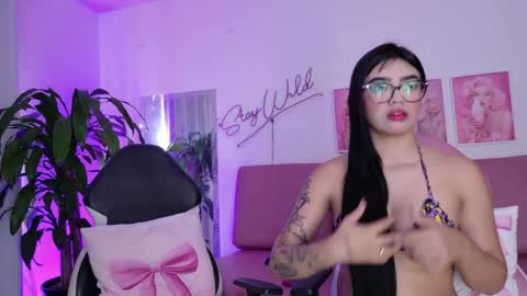 Snapshot of emmy_and_luna chatting on 15, 4, 2026 Emmy and Luna online show from 15, 4, 2026