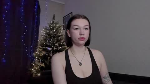 Snapshot of emmy_m00n chatting on 2, 1, 2025 Emily Johny online show from 2, 1, 2025