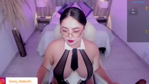 Emmy Walker online show from 13, 10, 2025