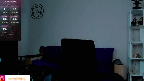 Emmy Bright     50  online show from 30, 1, 2025