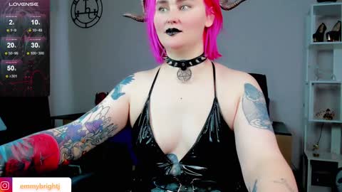 Emmy Bright     50  online show from 30, 1, 2025