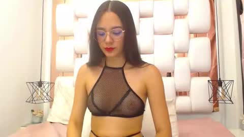 Snapshot of emmycruzz chatting on 8, 9, 2025 emmy online show from 8, 9, 2025