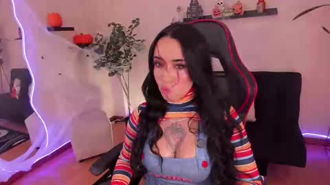 Snapshot of emmyevans1 chatting on 2, 10, 2025 Emmy Evans online show from 2, 10, 2025