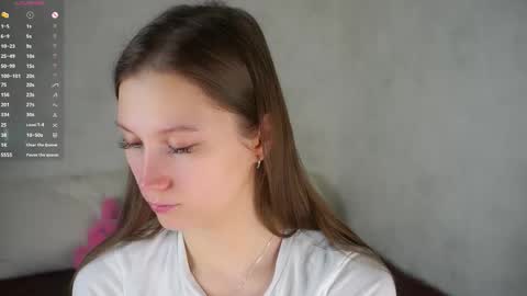 Snapshot of emmyleri chatting on 4, 2, 2026 Emmy online show from 4, 2, 2026