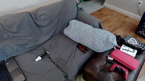 EmoDream1998 online show from 8, 2, 2025