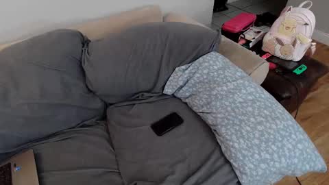 EmoDream1998 online show from 12, 3, 2025