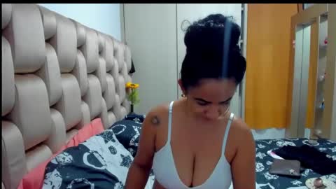 emperatriztapia online show from 25, 1, 2025