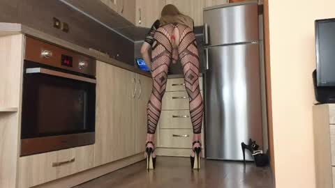 Snapshot of empress_sara chatting on 9, 6, 2026 Empress Sara online show from 9, 6, 2026