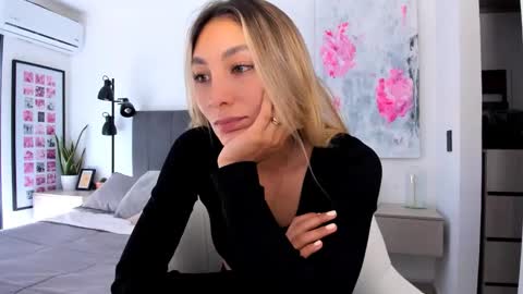 Snapshot of emyconneer chatting on 27, 1, 2025 emyconneer online show from 27, 1, 2025