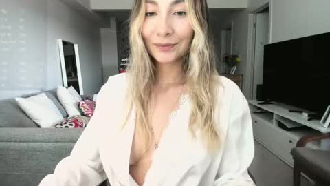 Snapshot of emyconneer chatting on 20, 9, 2025 emyconneer online show from 20, 9, 2025