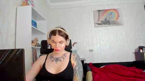 Snapshot of emydeliro chatting on 4, 5, 2026 emydeliro online show from 4, 5, 2026