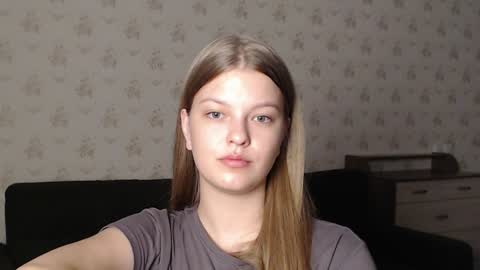 Snapshot of emysway chatting on 2, 12, 2024 EmySway online show from 2, 12, 2024