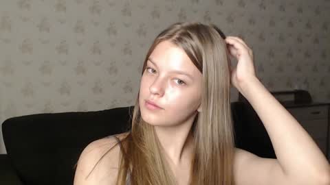 Snapshot of emysway chatting on 10, 12, 2024 EmySway online show from 10, 12, 2024