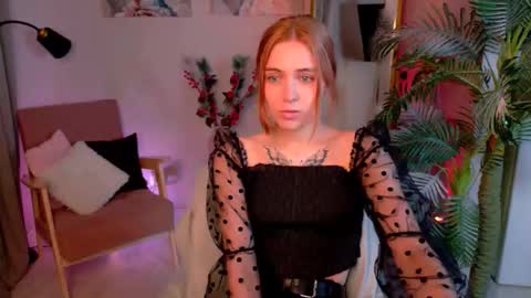 enchanted_bella online show from 19, 12, 2025