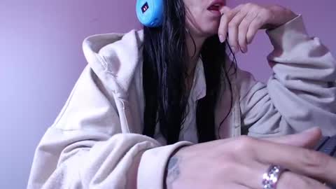 Snapshot of enchantressqueen chatting on 22, 7, 2026 EnchantressQueen online show from 22, 7, 2026