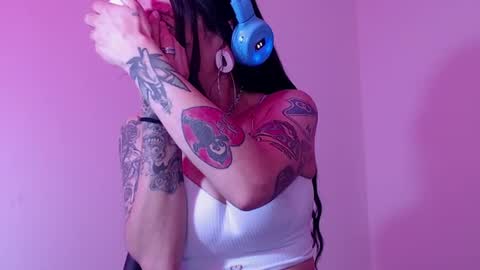 Snapshot of enchantressqueen chatting on 30, 7, 2026 EnchantressQueen online show from 30, 7, 2026