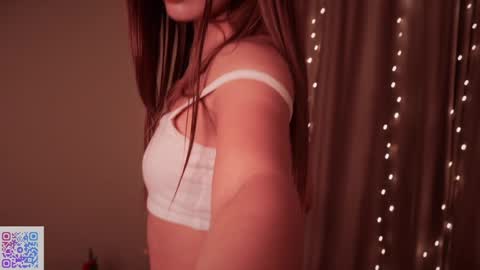 Snapshot of endlessmia chatting on 1, 1, 2025 Mia online show from 1, 1, 2025