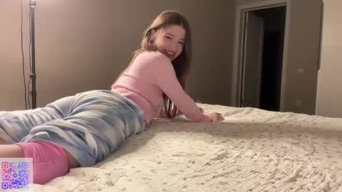 Snapshot of endlessmia chatting on 20, 2, 2025 Mia online show from 20, 2, 2025
