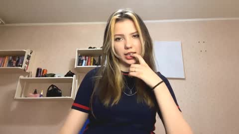 Snapshot of enedinahevia chatting on 12, 4, 2026 Margot online show from 12, 4, 2026