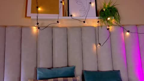 Snapshot of engelstone_ chatting on 18, 10, 2025 E N G E L online show from 18, 10, 2025