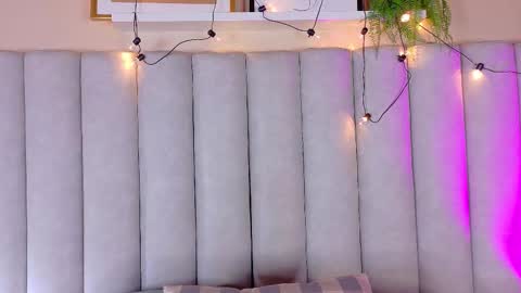 Snapshot of engelstone_ chatting on 22, 10, 2025 E N G E L online show from 22, 10, 2025