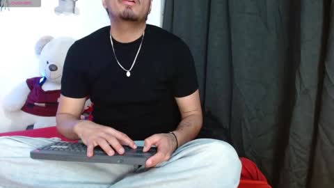 Snapshot of enrique_villa23 chatting on 10, 4, 2026 enrique online show from 10, 4, 2026