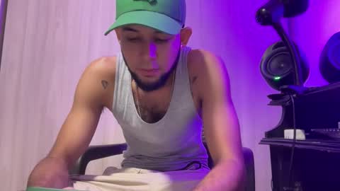 Snapshot of enyel_100 chatting on 10, 1, 2026 enyel_100 online show from 10, 1, 2026